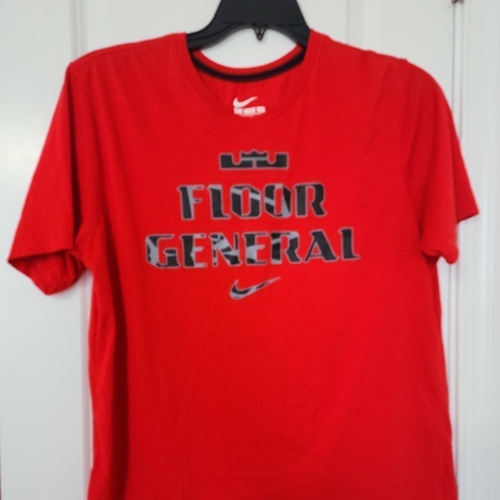 Men's sz L Nike LeBron Floor General Graphic T-Shirt Red Basketball Athletic